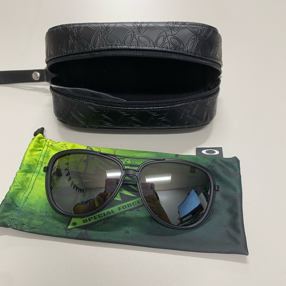 Oakley Spare Time sunglasses